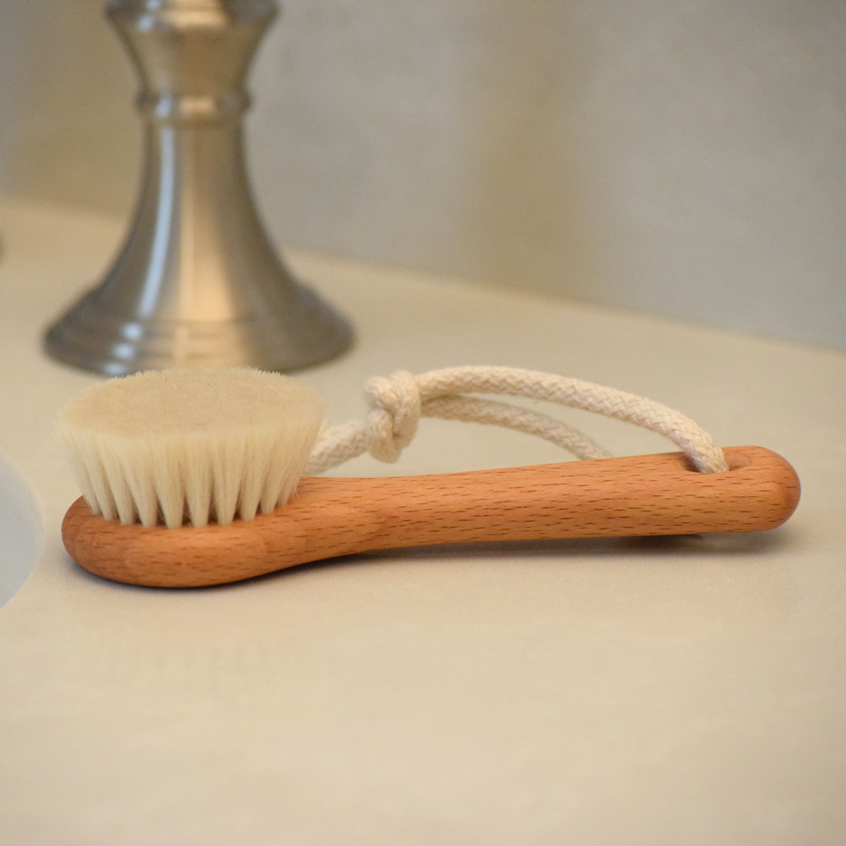 Face Brush Handle, goat's hair - Earth & Nest