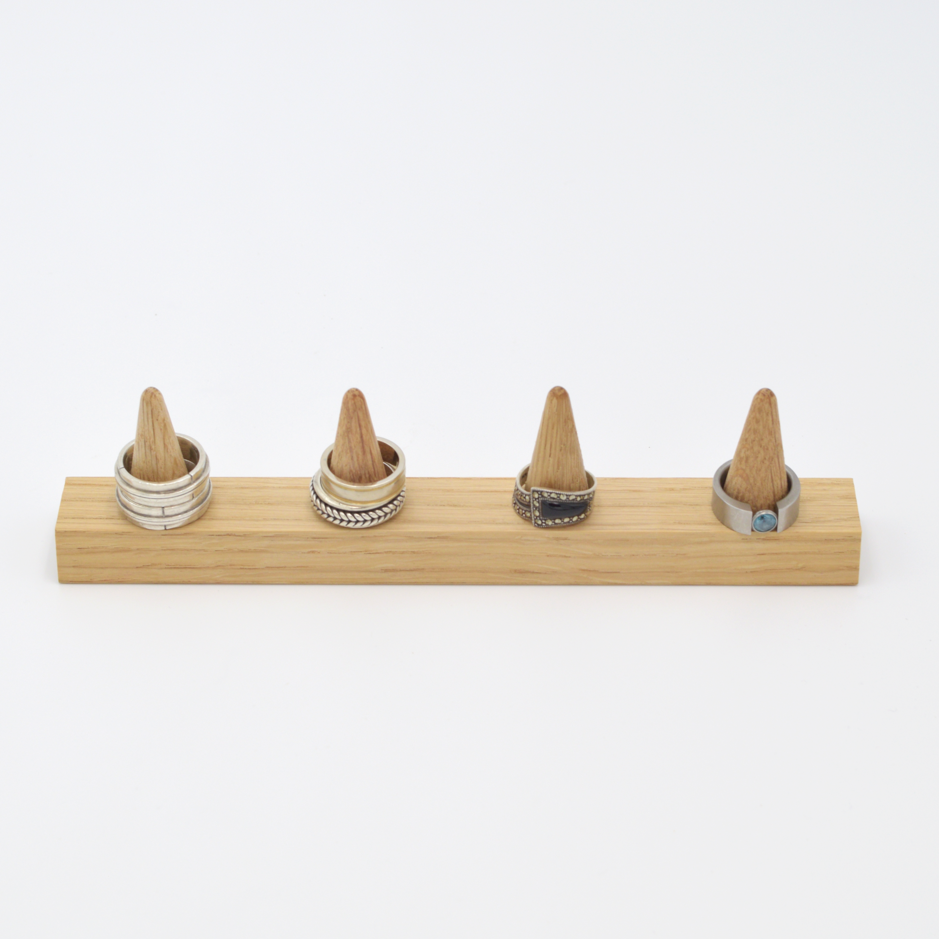 Ring Holder, Oak - Earth & Nest