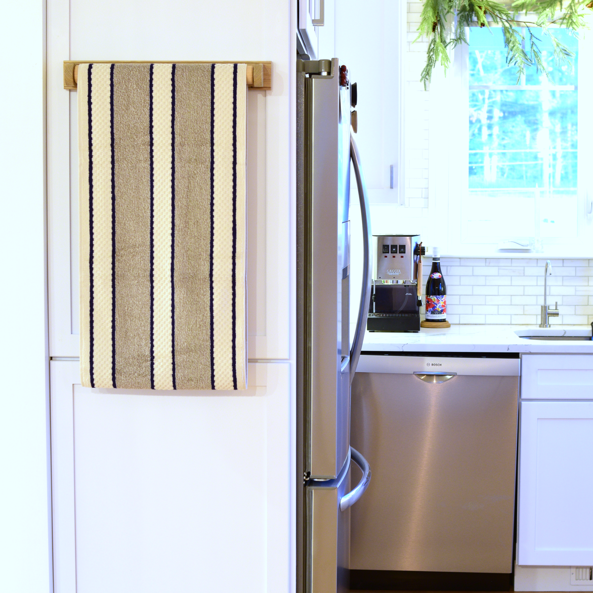 Roller Towel Holder - Earth & Nest
