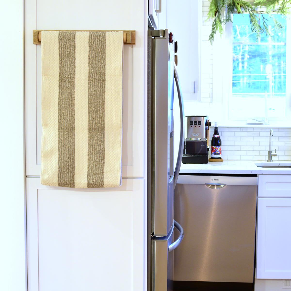 Roller Towel Holder - Earth & Nest