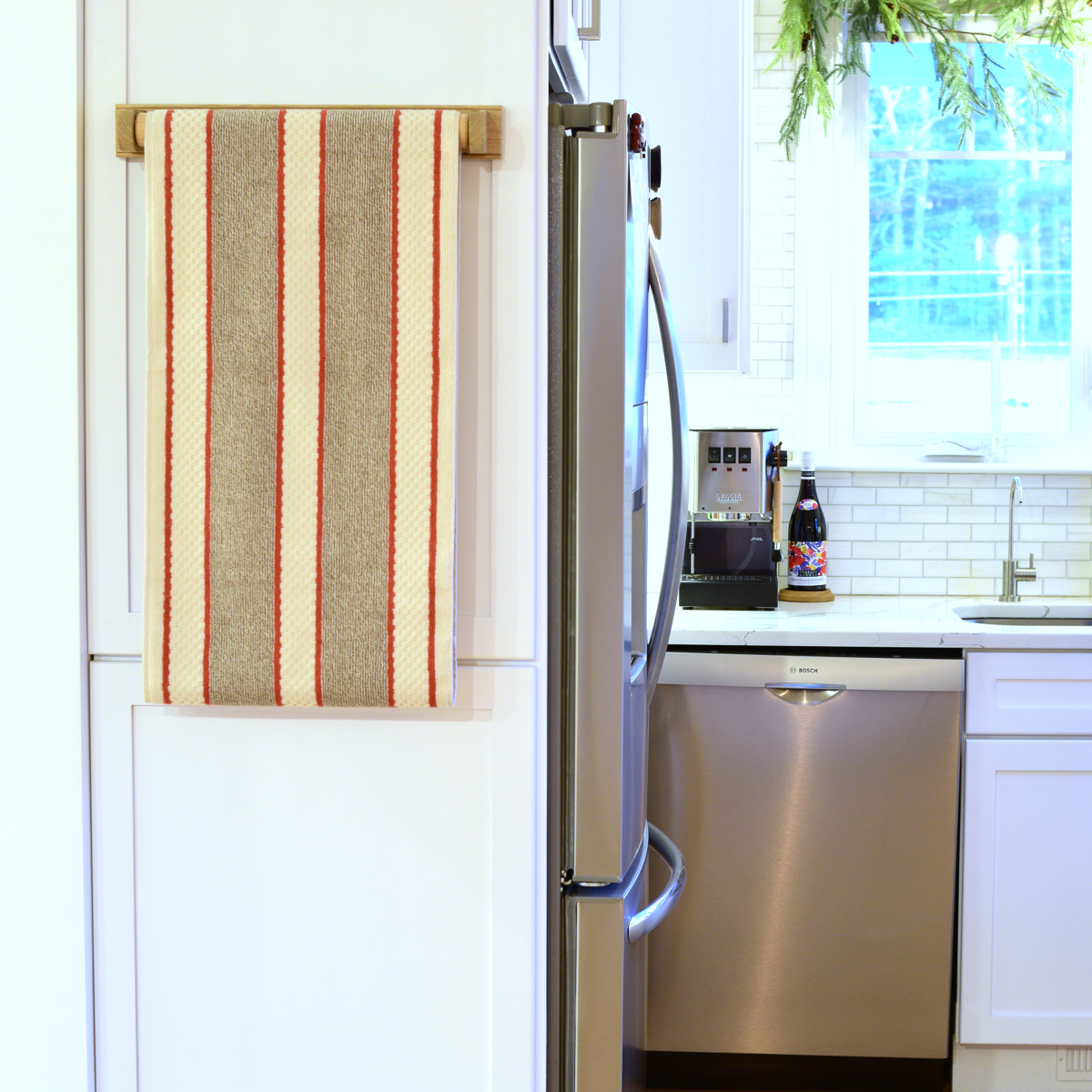 Roller Towel Holder - Earth & Nest