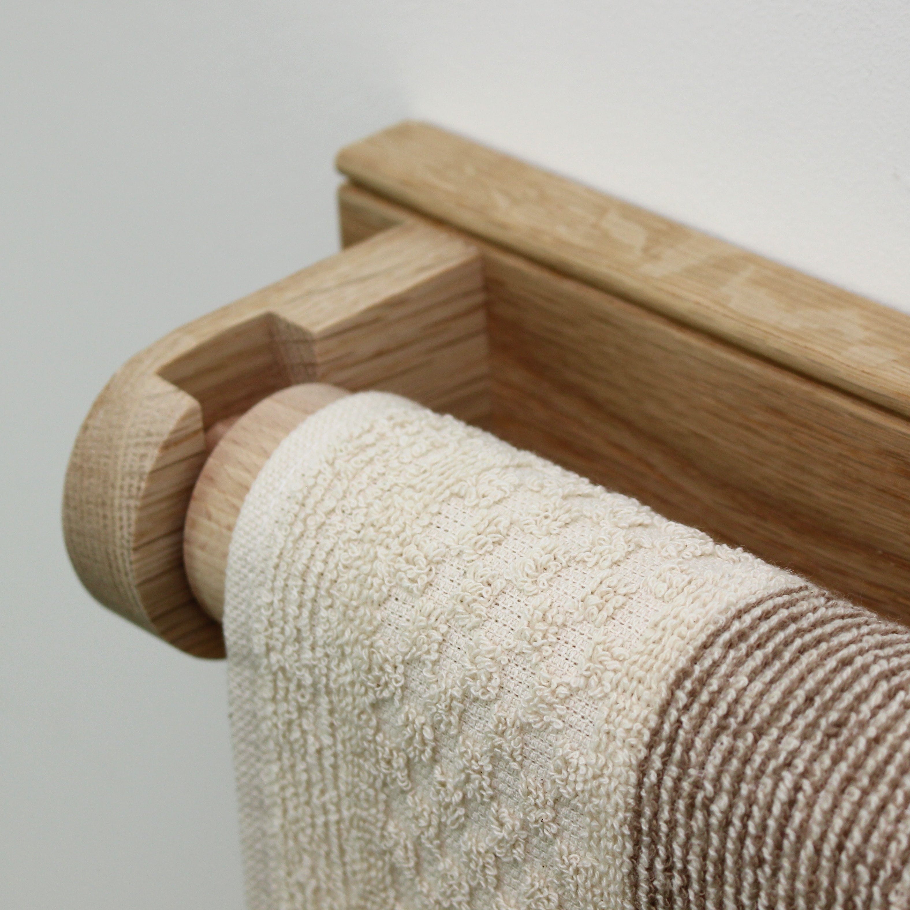 Roller Towel Holder - Earth & Nest