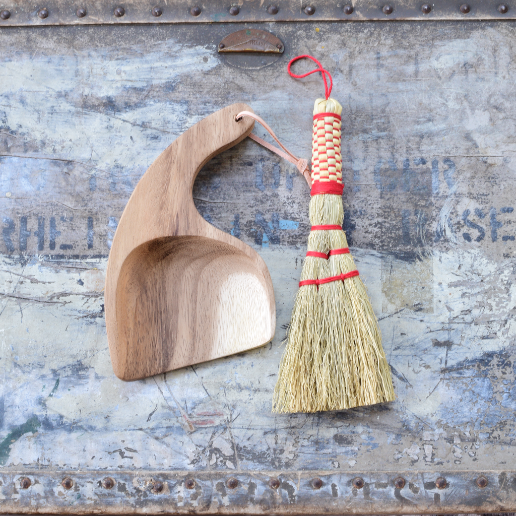 Sorghum Hand Broom & Dustpan - Earth & Nest