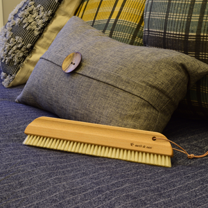 Earth & Nest Upholstery & Bed Brush - Thumbnail 4